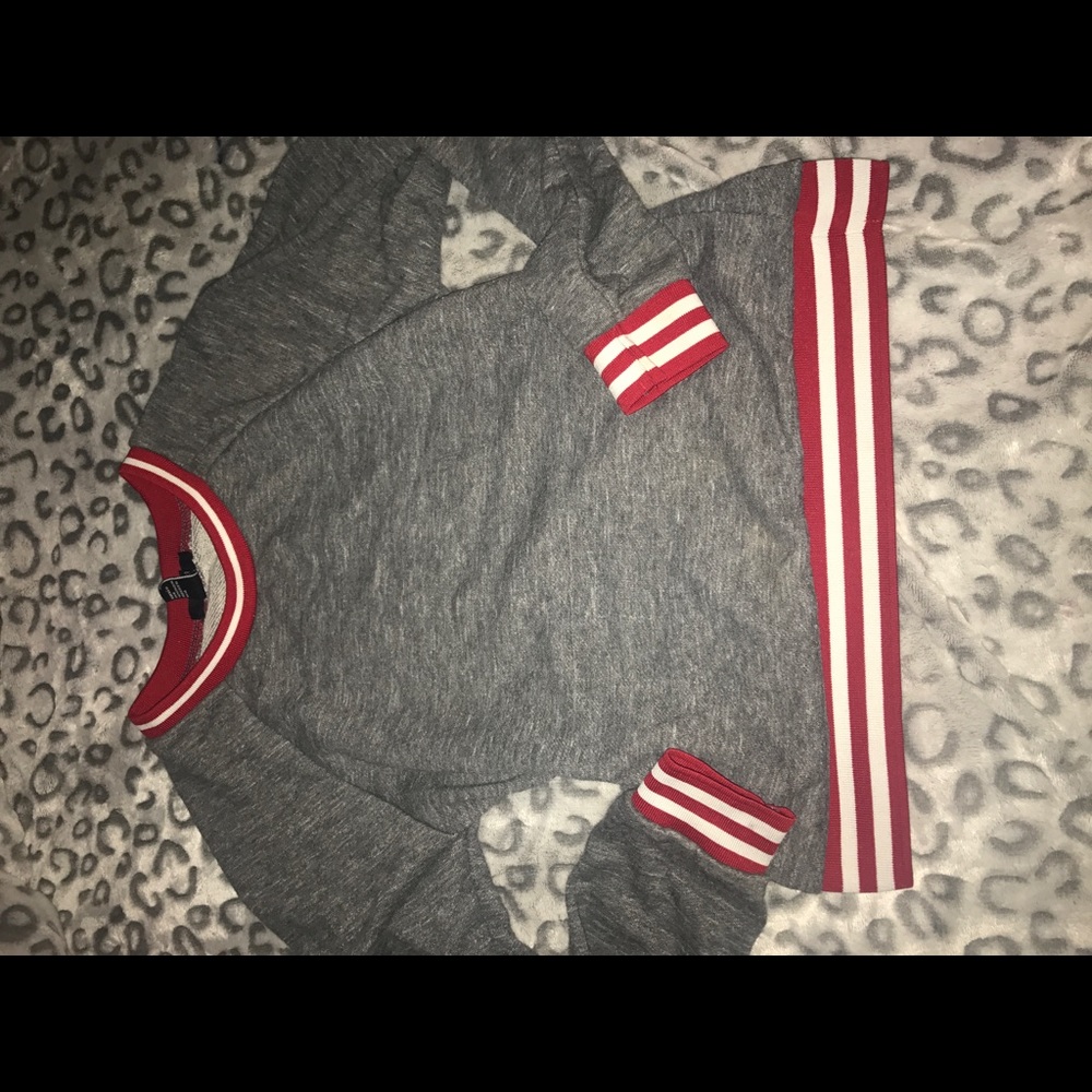 Cropped crew neck
